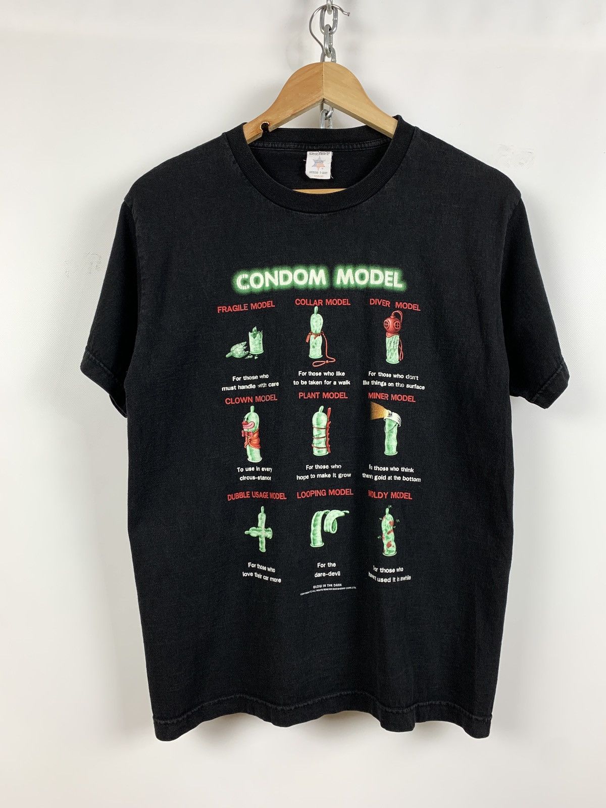 Vintage 2003 Vintage Condom Model Graphic Crazy Humor T-Shirt Size US M / EU 48-50 / 2 - 2 Thumbnail