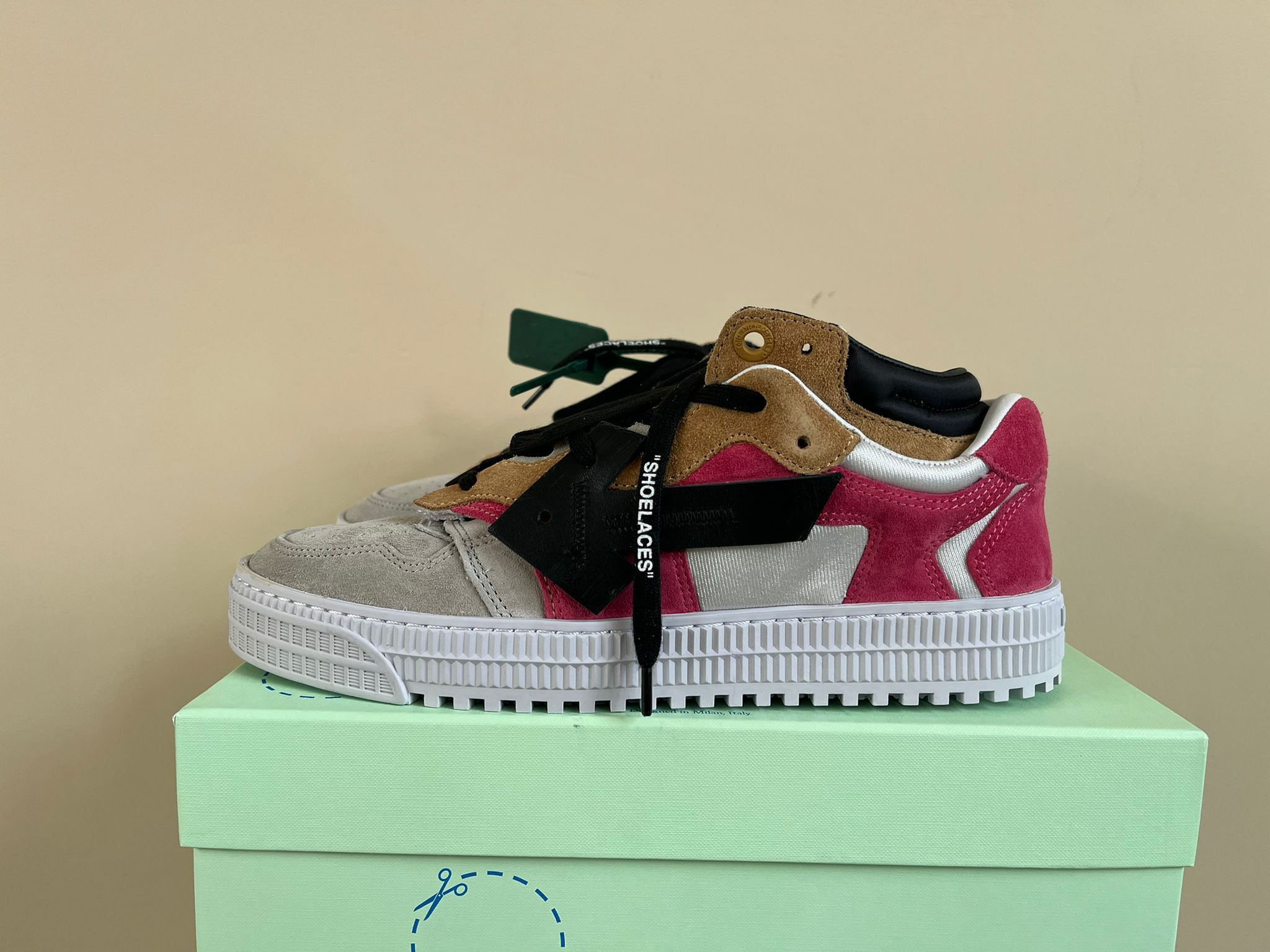 Off-White Floating Arrow Suede Sneakers in Multicolor Size US 9 / EU 42 - 3 Thumbnail