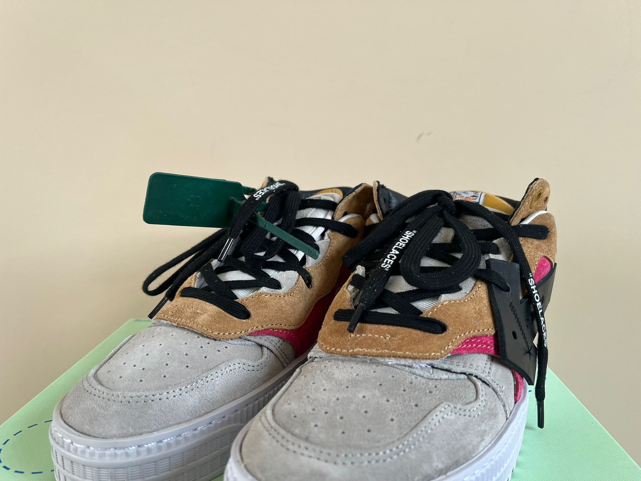 Off-White Floating Arrow Suede Sneakers in Multicolor Size US 9 / EU 42 - 8 Thumbnail