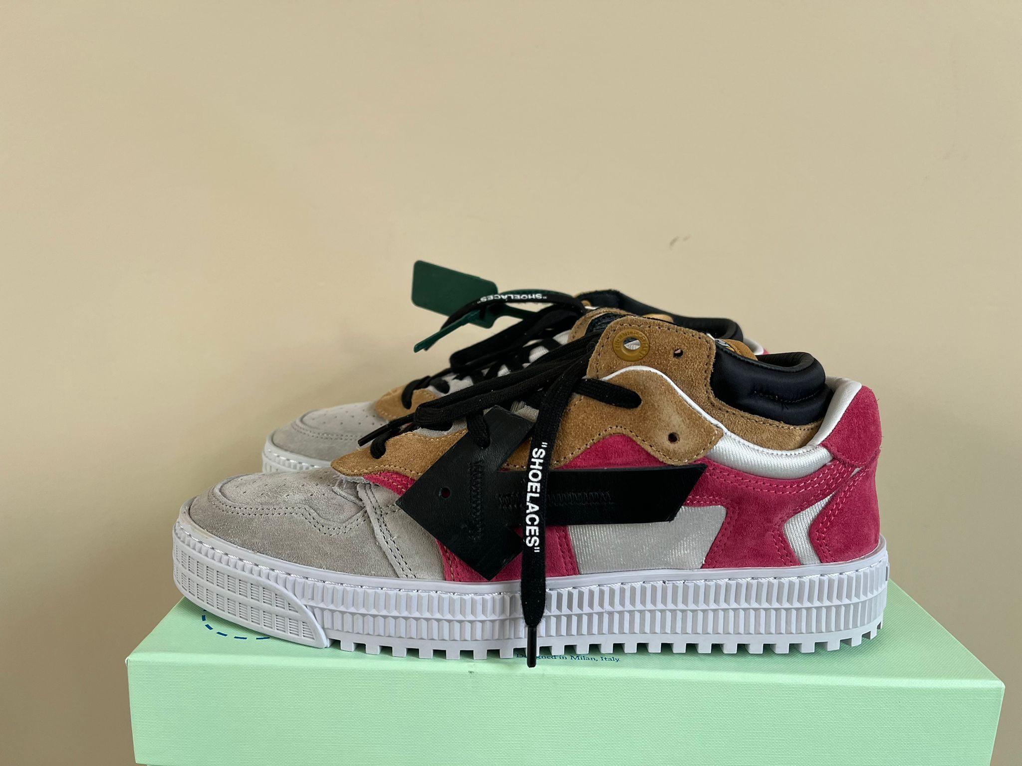 Off-White Floating Arrow Suede Sneakers in Multicolor Size US 9 / EU 42 - 4 Thumbnail