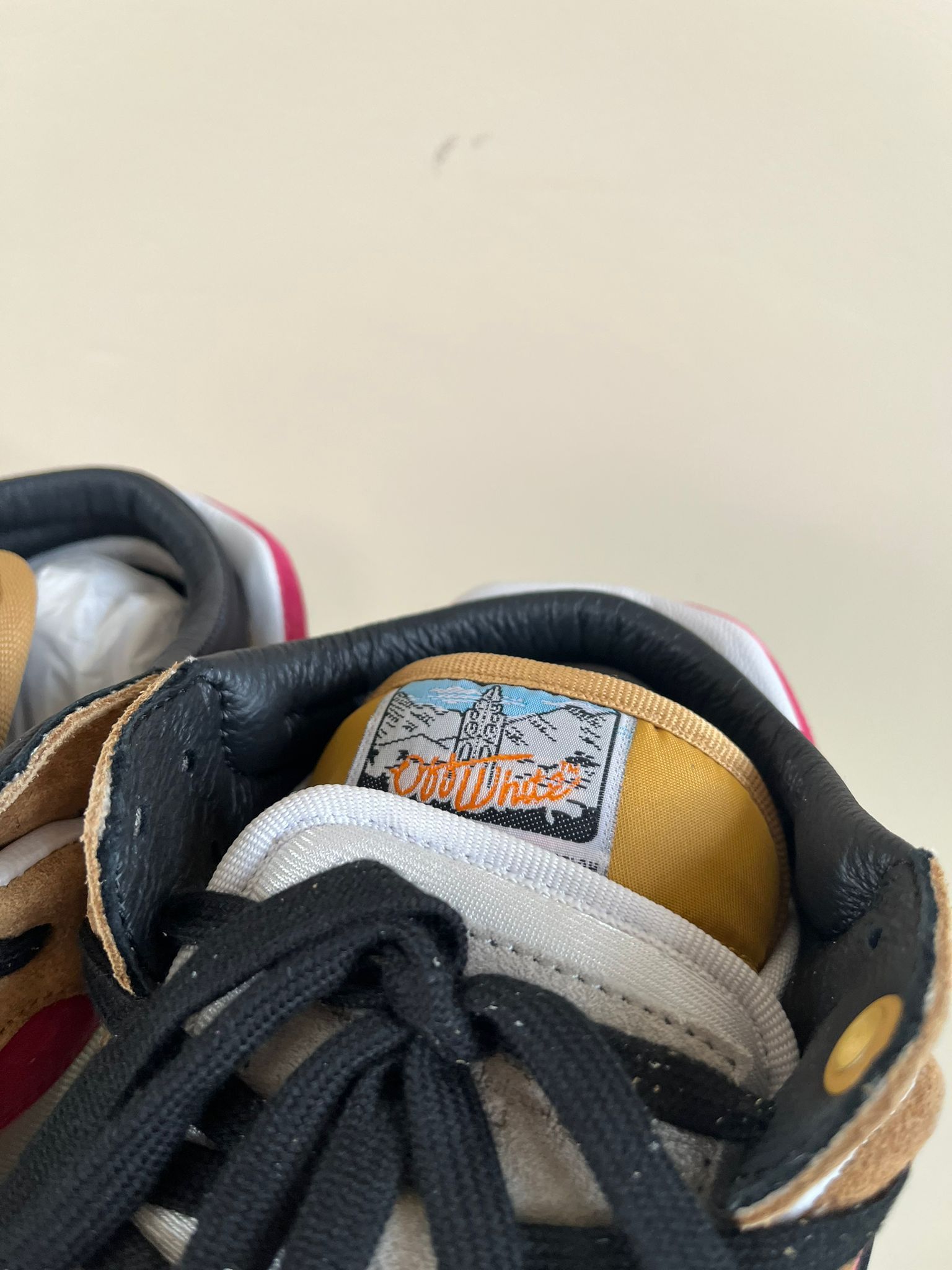 Off-White Floating Arrow Suede Sneakers in Multicolor Size US 9 / EU 42 - 9 Thumbnail
