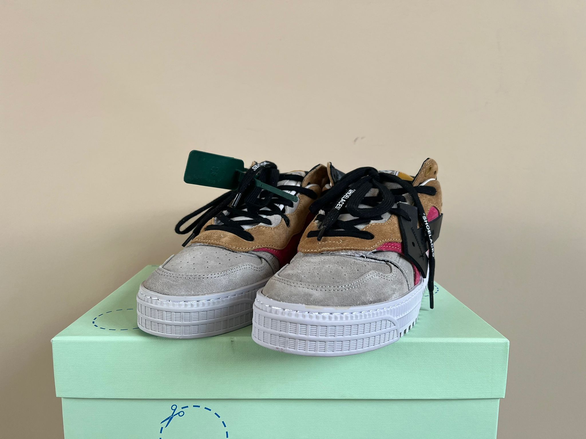 Off-White Floating Arrow Suede Sneakers in Multicolor Size US 9 / EU 42 - 5 Thumbnail