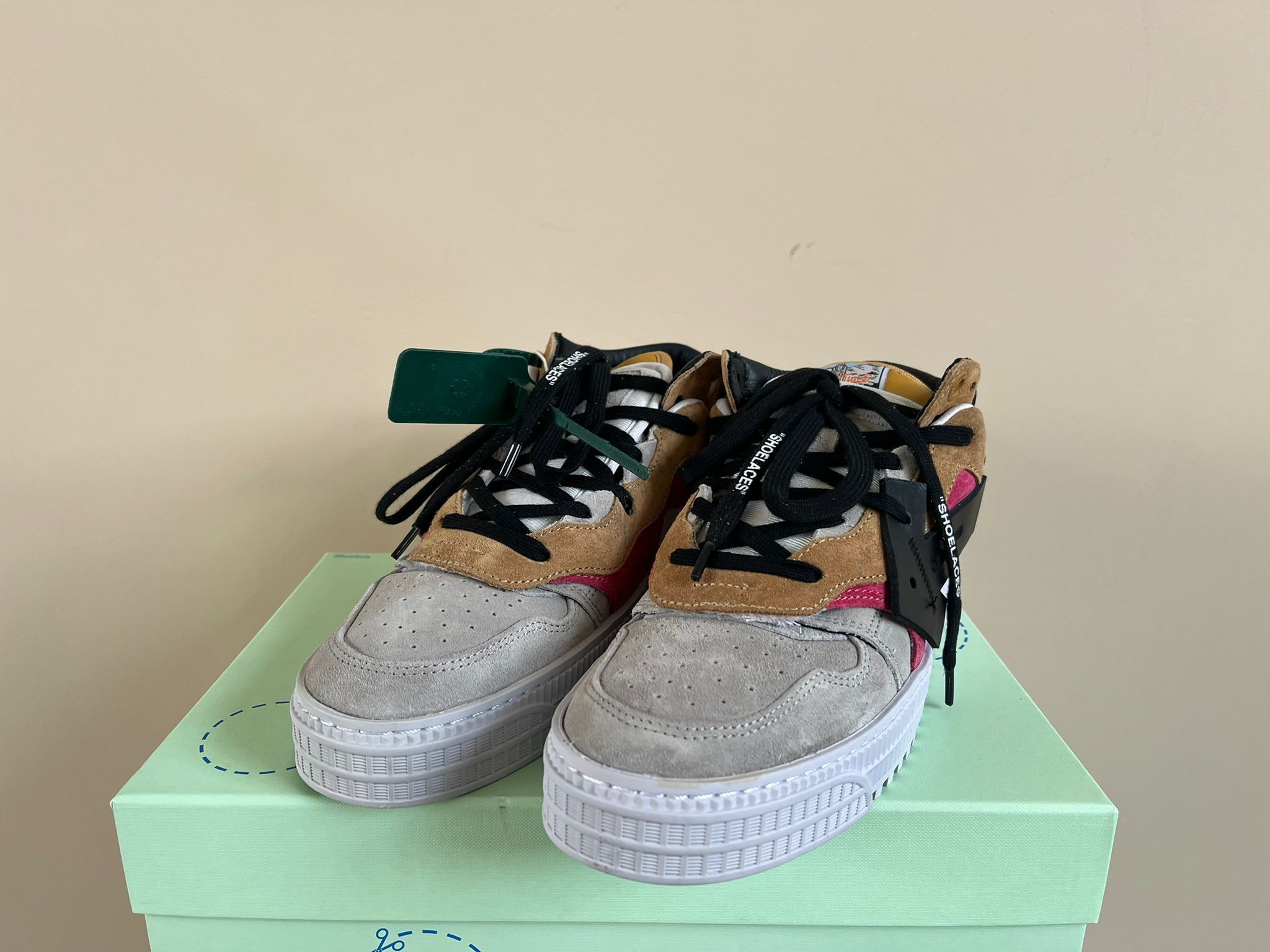 Off-White Floating Arrow Suede Sneakers in Multicolor Size US 9 / EU 42 - 6 Thumbnail