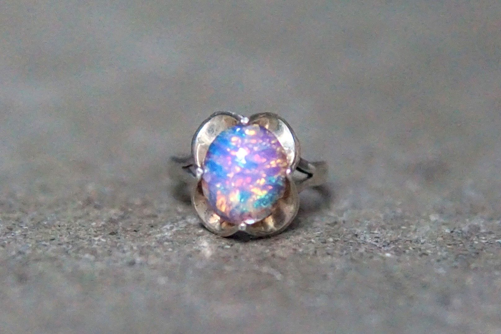 Jewelry Sterling Silver Ring Pink Faux Opal Size 7.5 Modern Size ONE SIZE - 3 Thumbnail