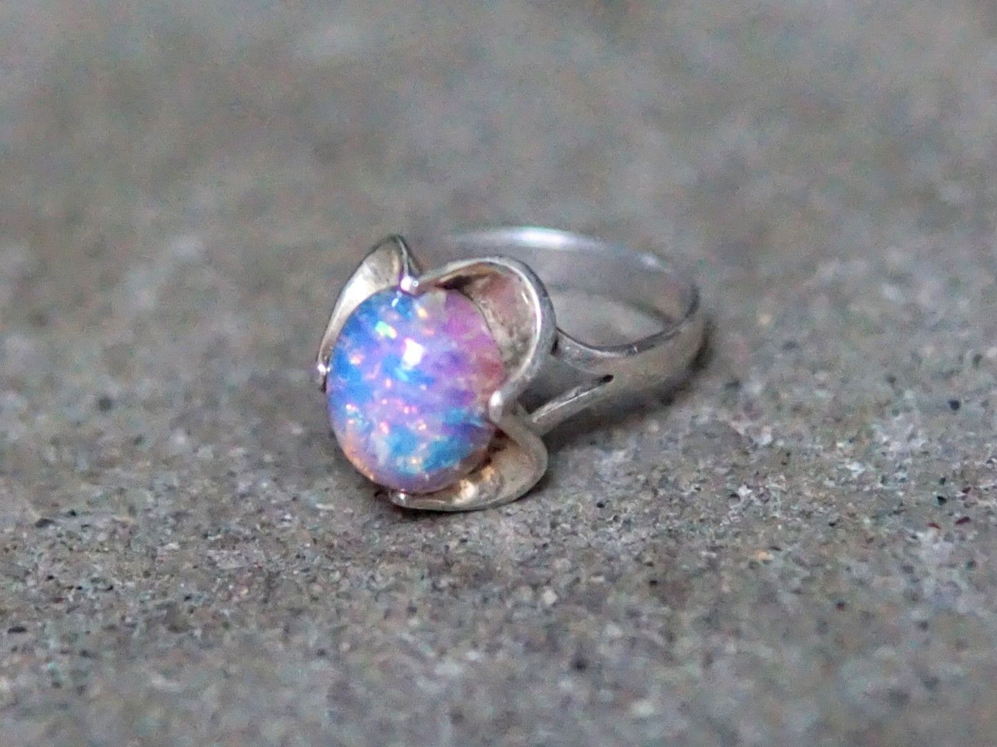 Jewelry Sterling Silver Ring Pink Faux Opal Size 7.5 Modern Size ONE SIZE - 1 Thumbnail