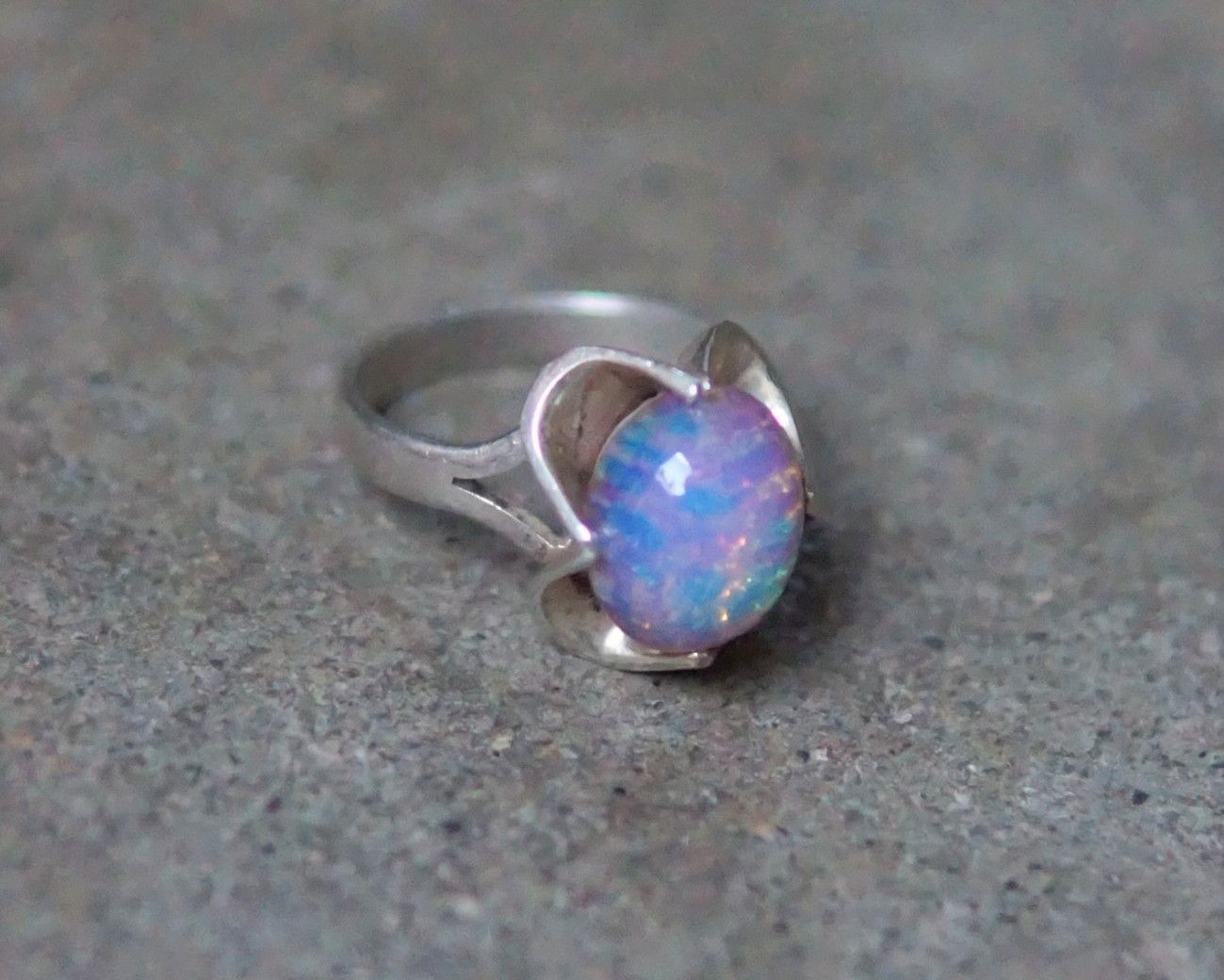 Jewelry Sterling Silver Ring Pink Faux Opal Size 7.5 Modern Size ONE SIZE - 2 Thumbnail