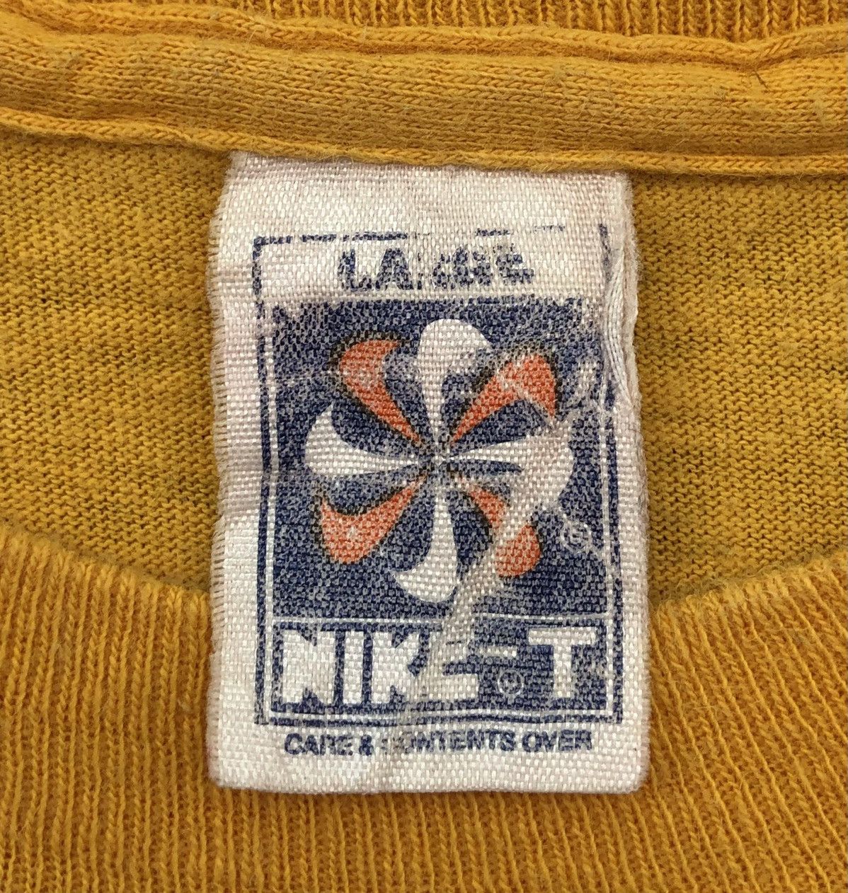 Nike ONCE IN YOUR LIFETIME VeryRare 70s Nike Geisha Pinwheel Tee Size US L / EU 52-54 / 3 - 14 Thumbnail