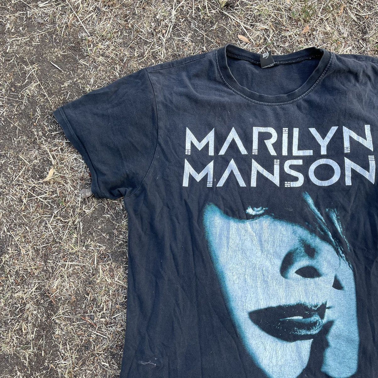 Vintage Y2K Marilyn Manson Born Villain Band Tee Graphic Horror Punk Size US M / EU 48-50 / 2 - 2 Thumbnail