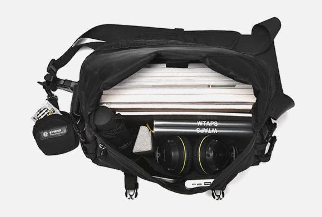 Japanese Brand Fashion hip hop waterproof messenger shoulder bag Size ONE SIZE - 7 Thumbnail