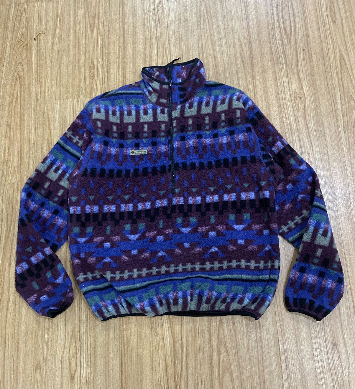 COLUMBIA SPORTSWEAR COMPANY FLEECE SWEATER NICE DESIGN