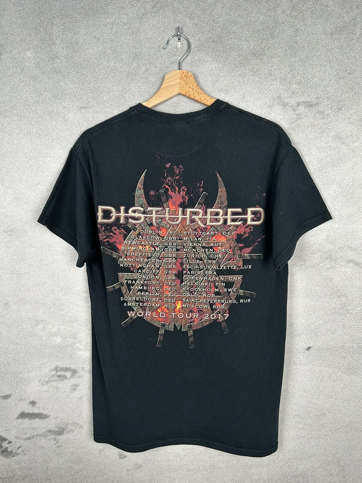 Band Tees × Vintage Vintage Disturbed Rock Band Tee Y2K Graphic Tour Size US M / EU 48-50 / 2 - 4 Thumbnail