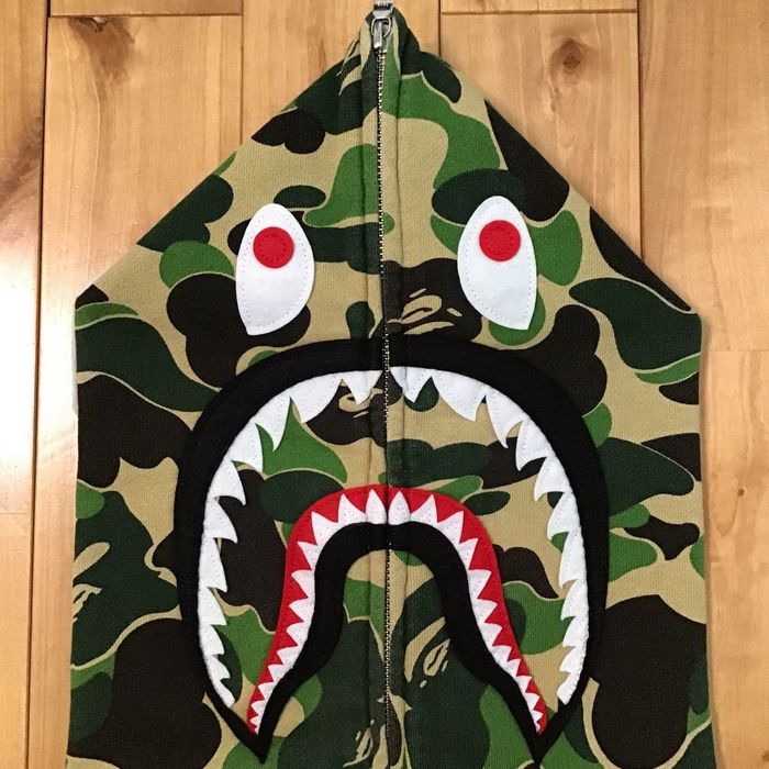 BAPE WINDSTOPPER® 1ST CAMO Shark Hoodie Jacket