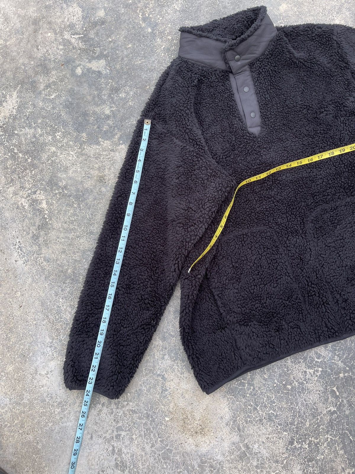Japanese Brand × Uniqlo × White Mountaineering White Mountaineering Sherpa fleece buttoned pullover Size US XL / EU 56 / 4 - 7 Thumbnail