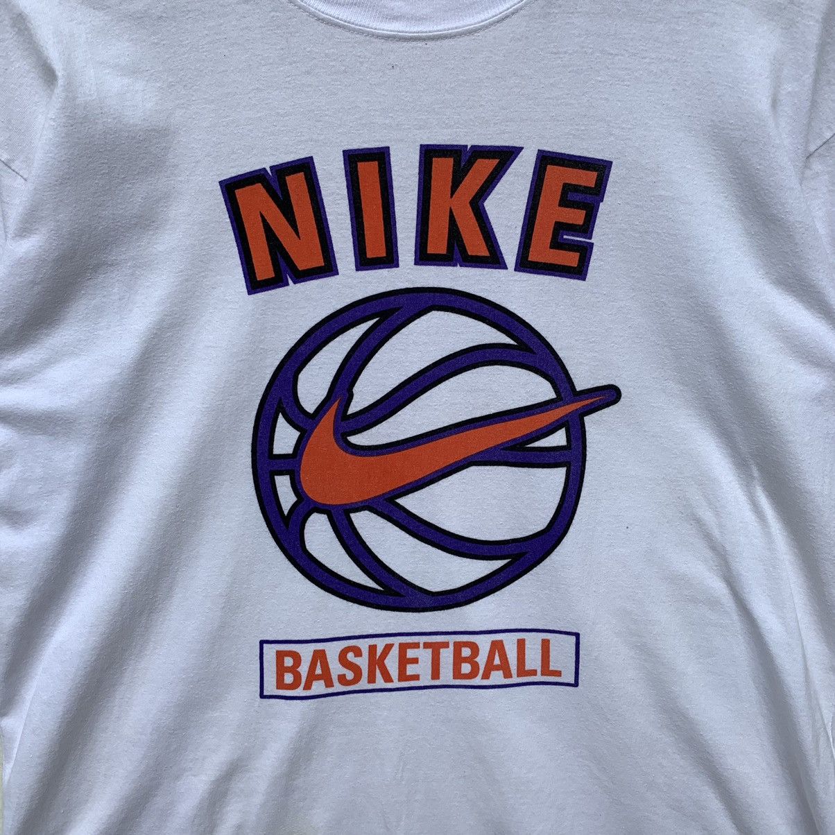 Nike × Vintage Vintage 90S Nike Basketball Big Logo Crewneck White Tee Size US L / EU 52-54 / 3 - 2 Thumbnail