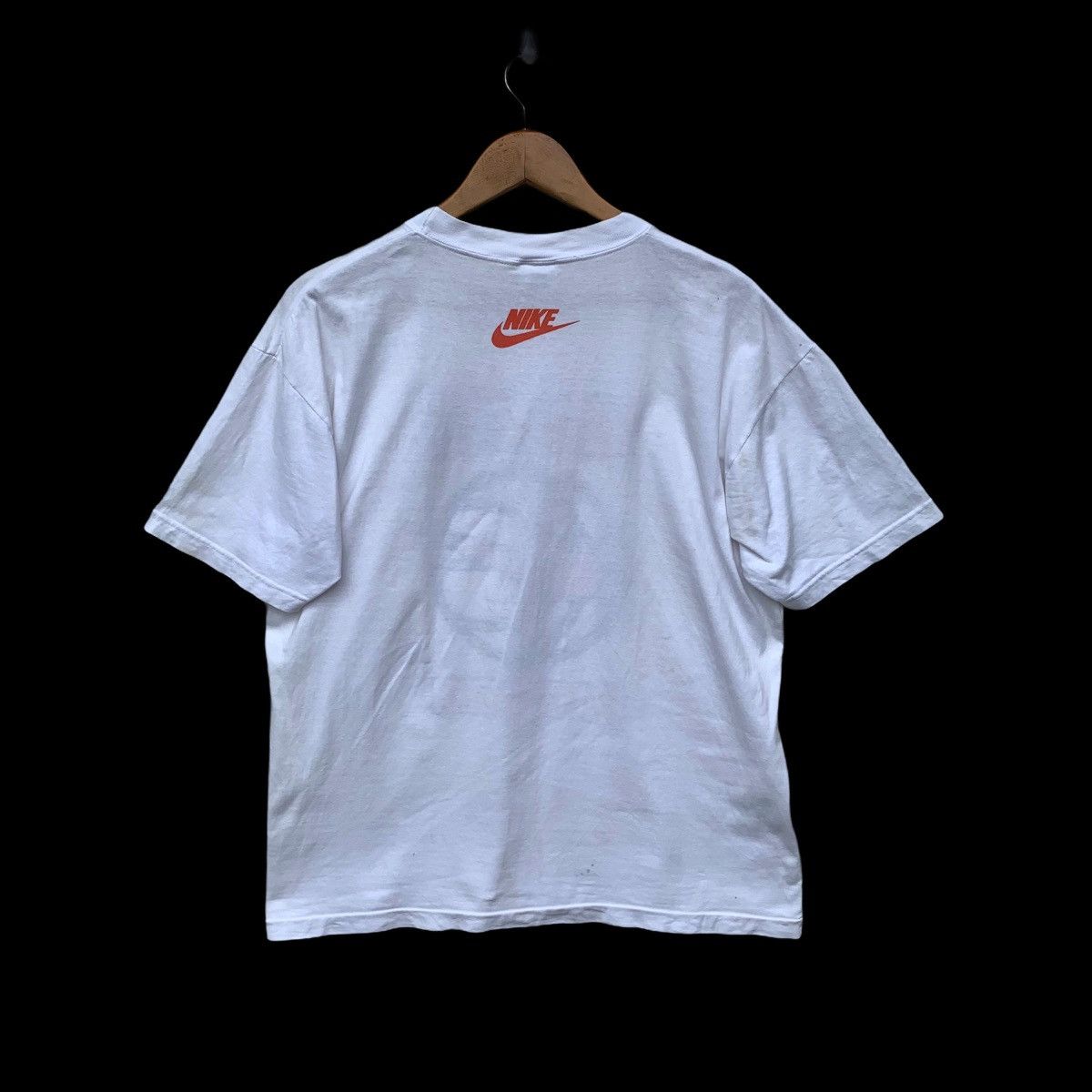 Nike × Vintage Vintage 90S Nike Basketball Big Logo Crewneck White Tee Size US L / EU 52-54 / 3 - 5 Thumbnail