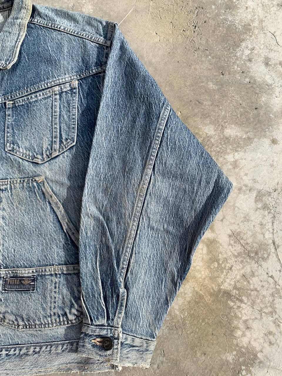 Japanese Brand Fittz Multipocket Stone Washed Denim Jacket Light Distressed Size US M / EU 48-50 / 2 - 3 Thumbnail