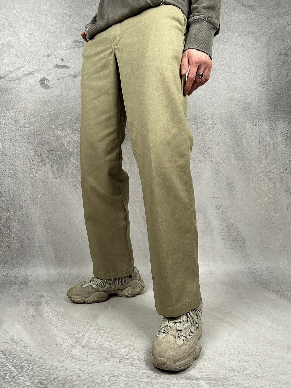 Dickies Dickies 874 Skateboards Vintage Pants Chino Streetwear Size US 32 / EU 48 - 1 Thumbnail