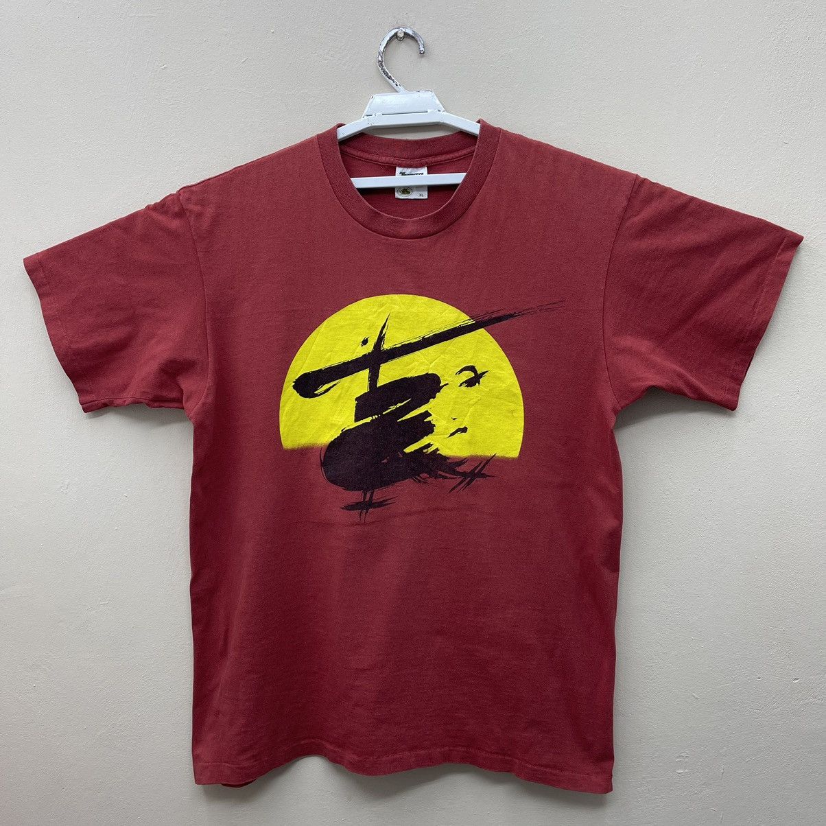 Vintage Vintage 90s Movie T-Shirt Miss Saigon Tennessee River Gold Size US XL / EU 56 / 4 - 1 Thumbnail