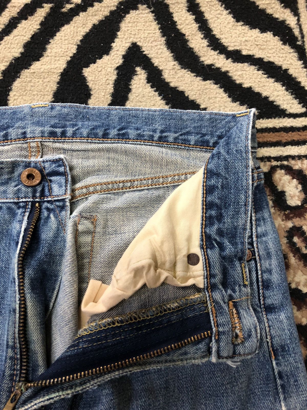 Edwin × Salvage × Vintage VINTAGE SELVEDGE EDWIN 505x BLUE WASH DISTRESSED DENIM Size US 29 - 6 Thumbnail
