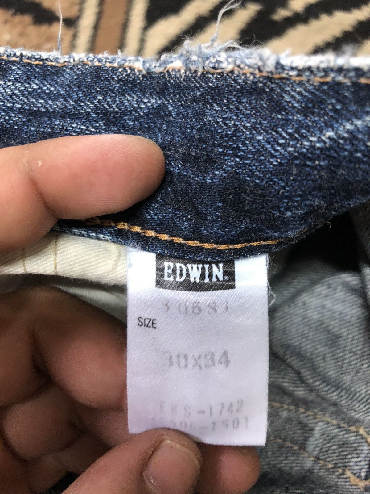 Edwin × Vintage VINTAGE SELVEDGE EDWIN 505 SHORT BLUE WASH DISTRESSED DENIM Size US 29 - 7 Thumbnail