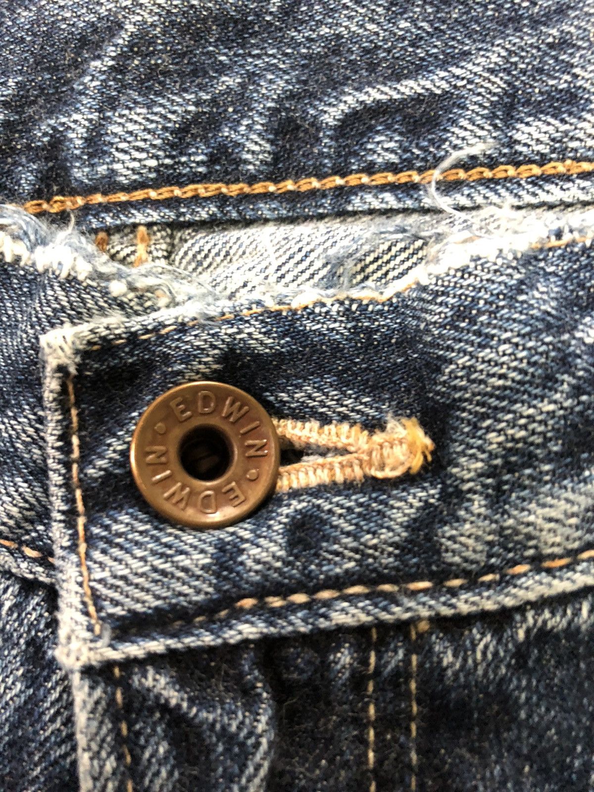 Edwin × Vintage VINTAGE SELVEDGE EDWIN 505 SHORT BLUE WASH DISTRESSED DENIM Size US 29 - 5 Thumbnail