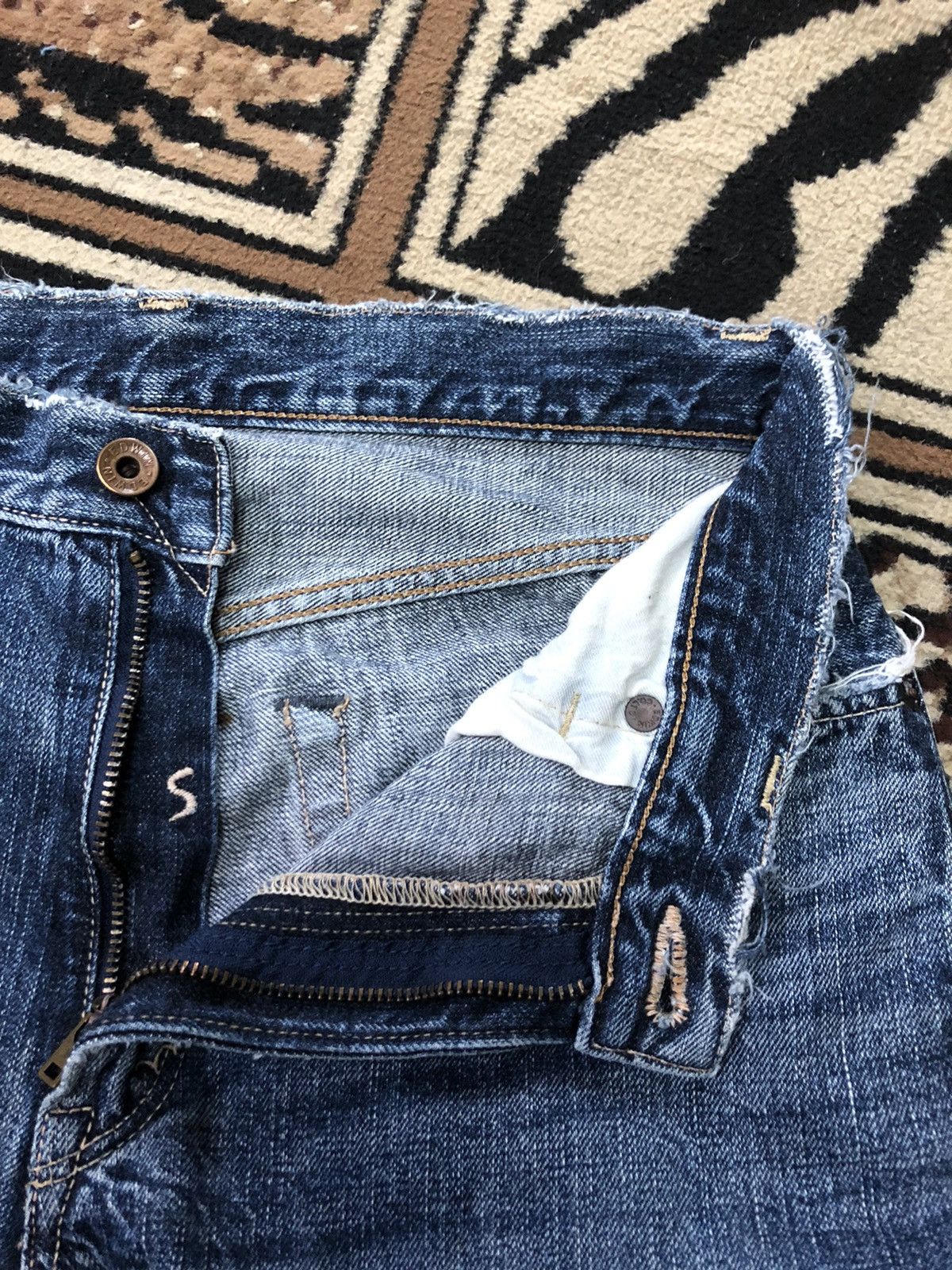 Edwin × Vintage VINTAGE SELVEDGE EDWIN 505 SHORT BLUE WASH DISTRESSED DENIM Size US 29 - 6 Thumbnail