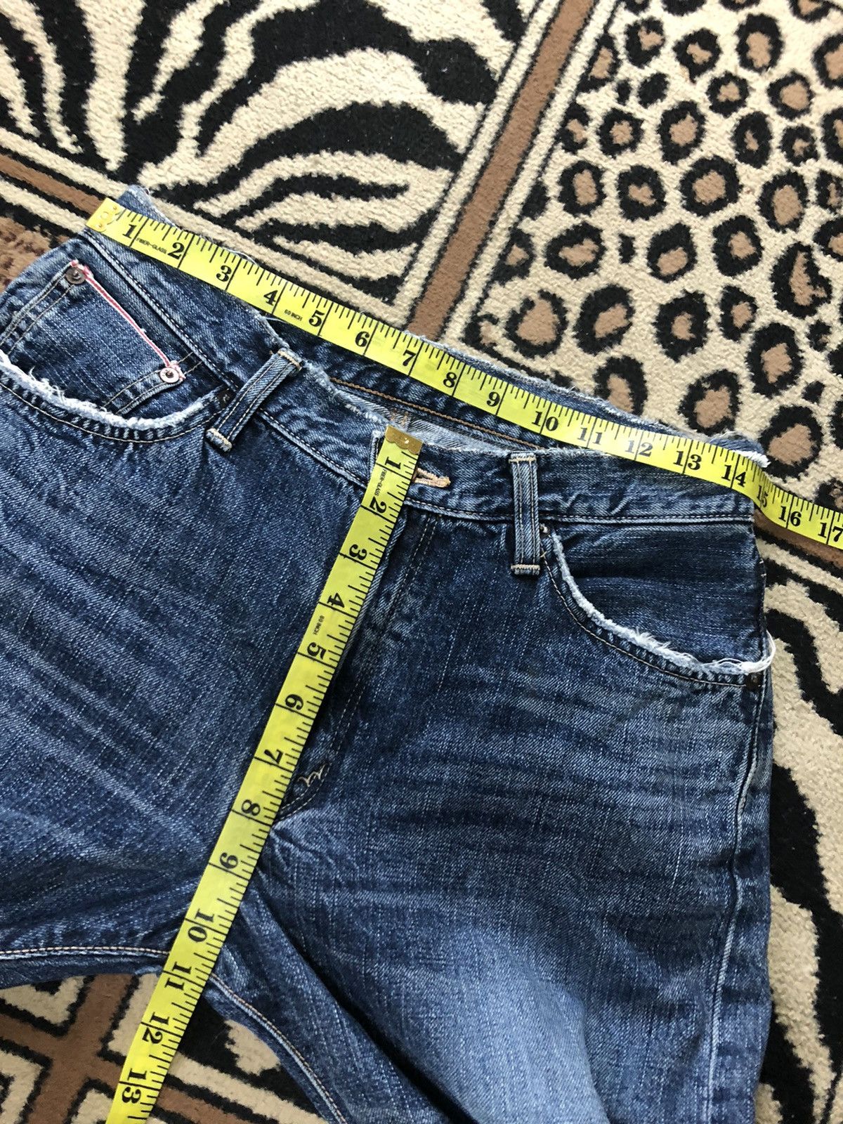 Edwin × Vintage VINTAGE SELVEDGE EDWIN 505 SHORT BLUE WASH DISTRESSED DENIM Size US 29 - 15 Thumbnail