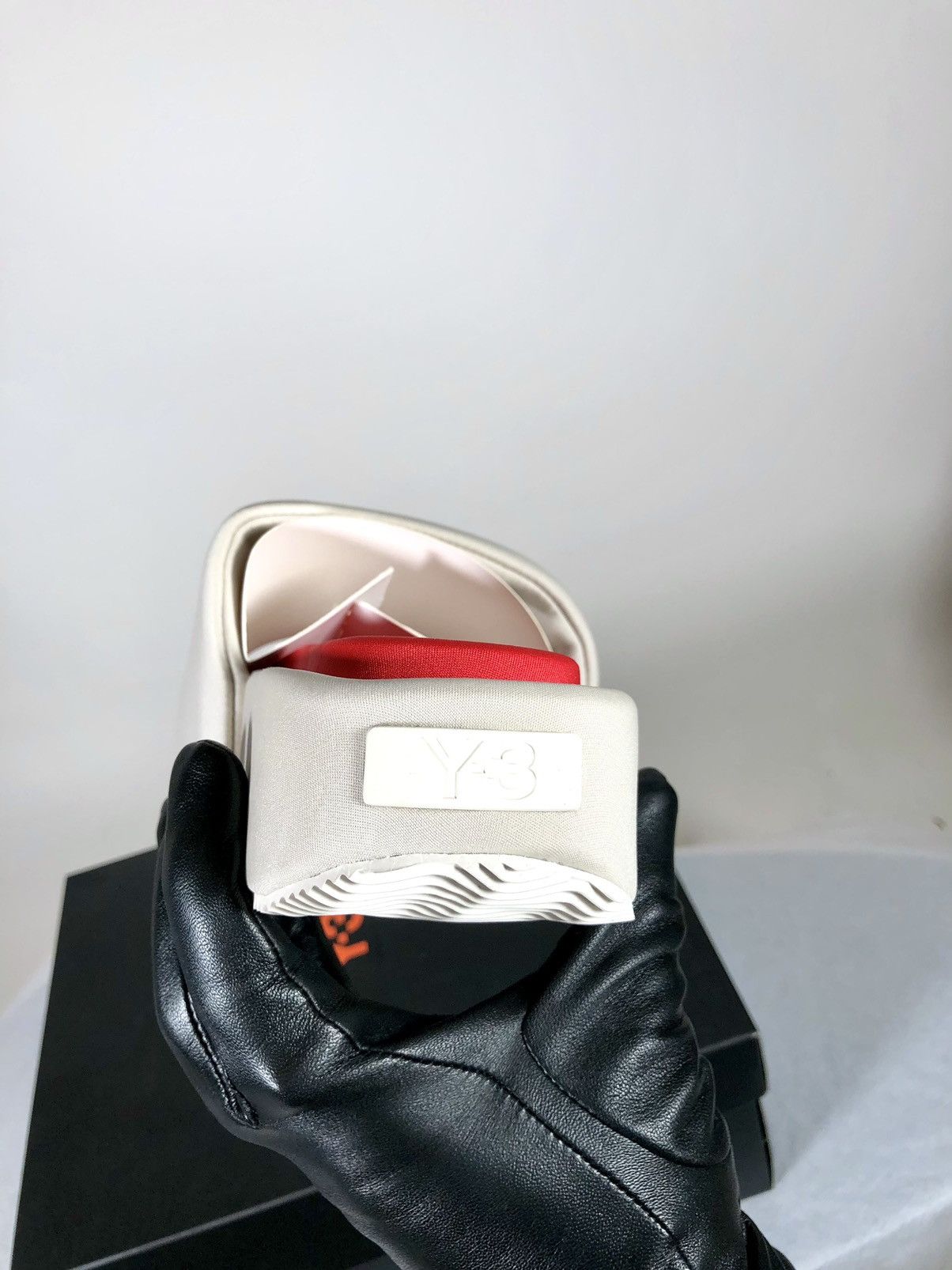 Y-3 × Yohji Yamamoto Y-3 YOHJI YAMAMOTO SLIDE, OFF WHITE & RED Sandals Men size 7 Size US 7 / EU 40 - 3 Thumbnail