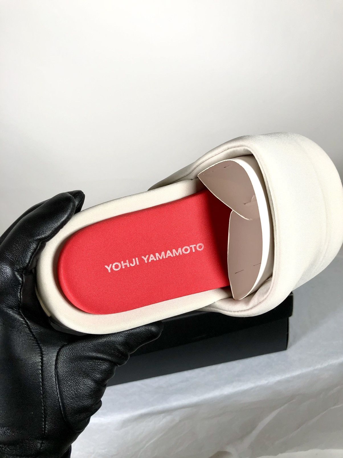 Y-3 × Yohji Yamamoto Y-3 YOHJI YAMAMOTO SLIDE, OFF WHITE & RED Sandals Men size 7 Size US 7 / EU 40 - 2 Thumbnail