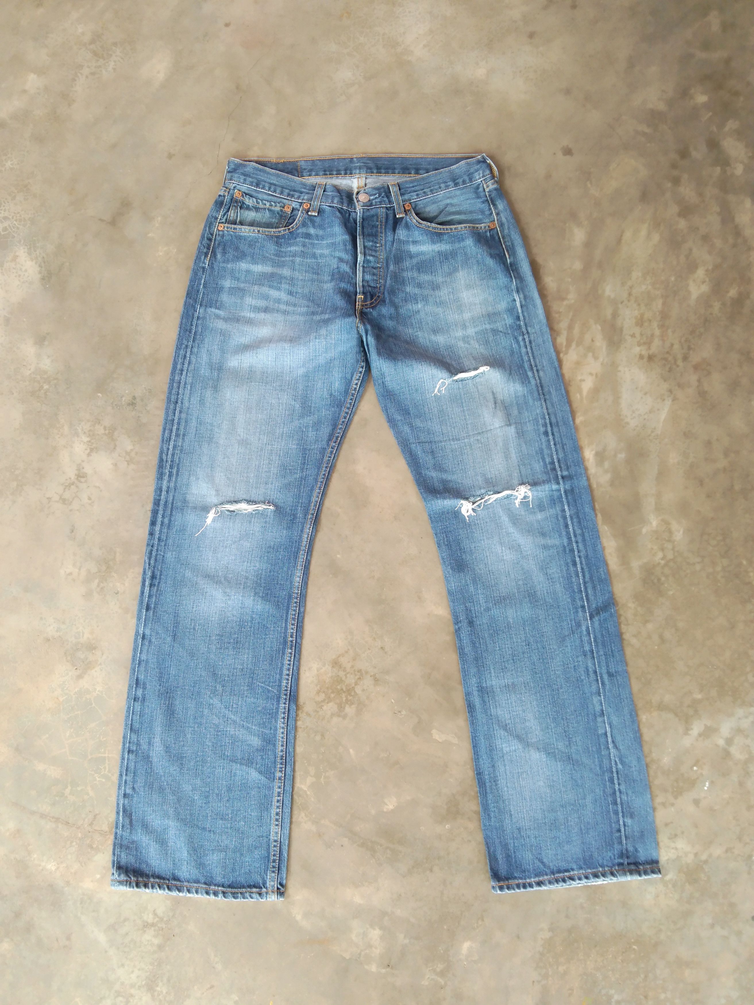 Levi's Vintage Levi's 501 Straight Leg Distressed Jeans 32x32 Size US 32 / EU 48 - 1 Thumbnail