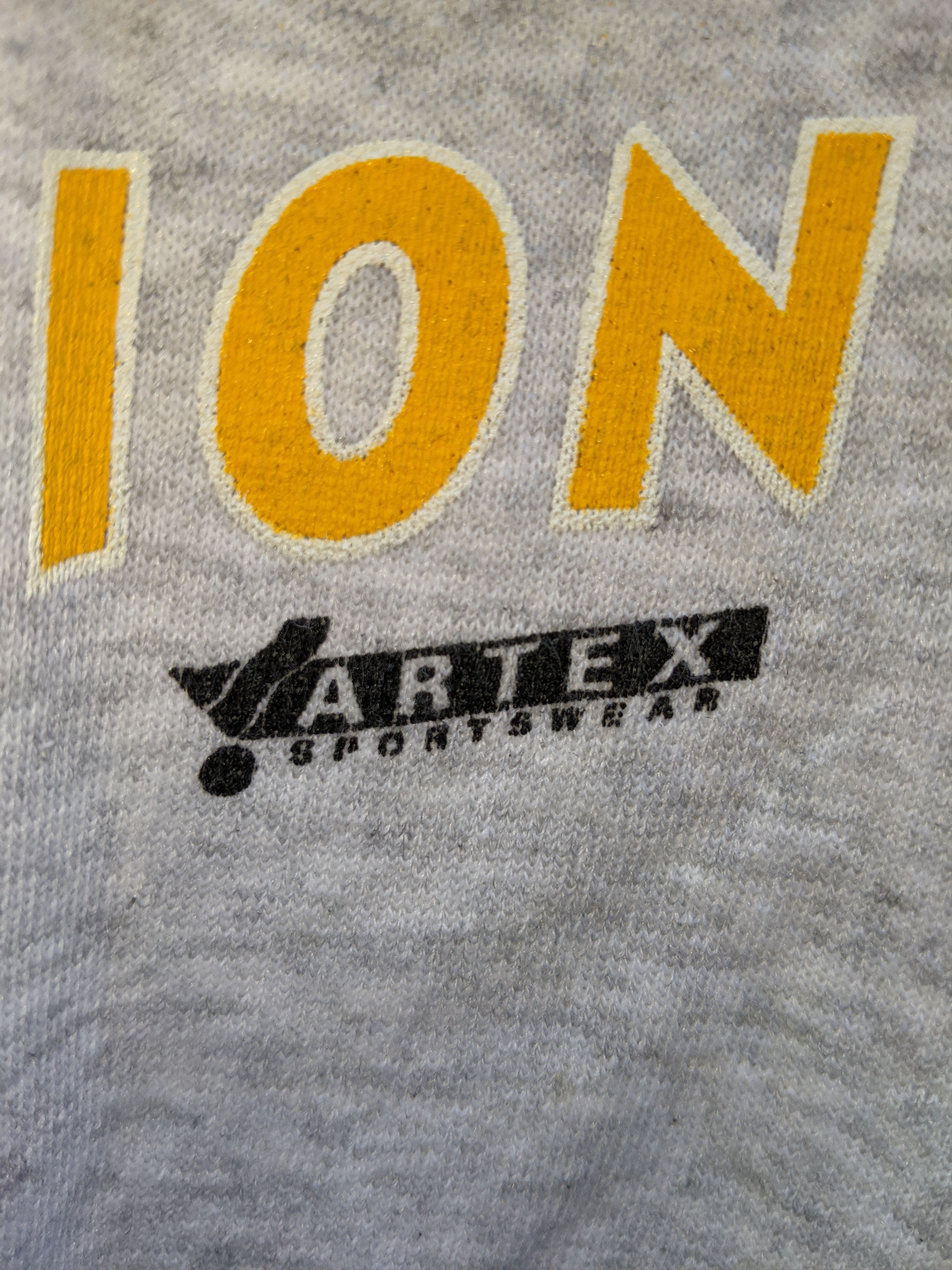 NBA Vintage 90s L.A Lakers Sweatshirt/Size L/Grey Colour Size US L / EU 52-54 / 3 - 5 Thumbnail