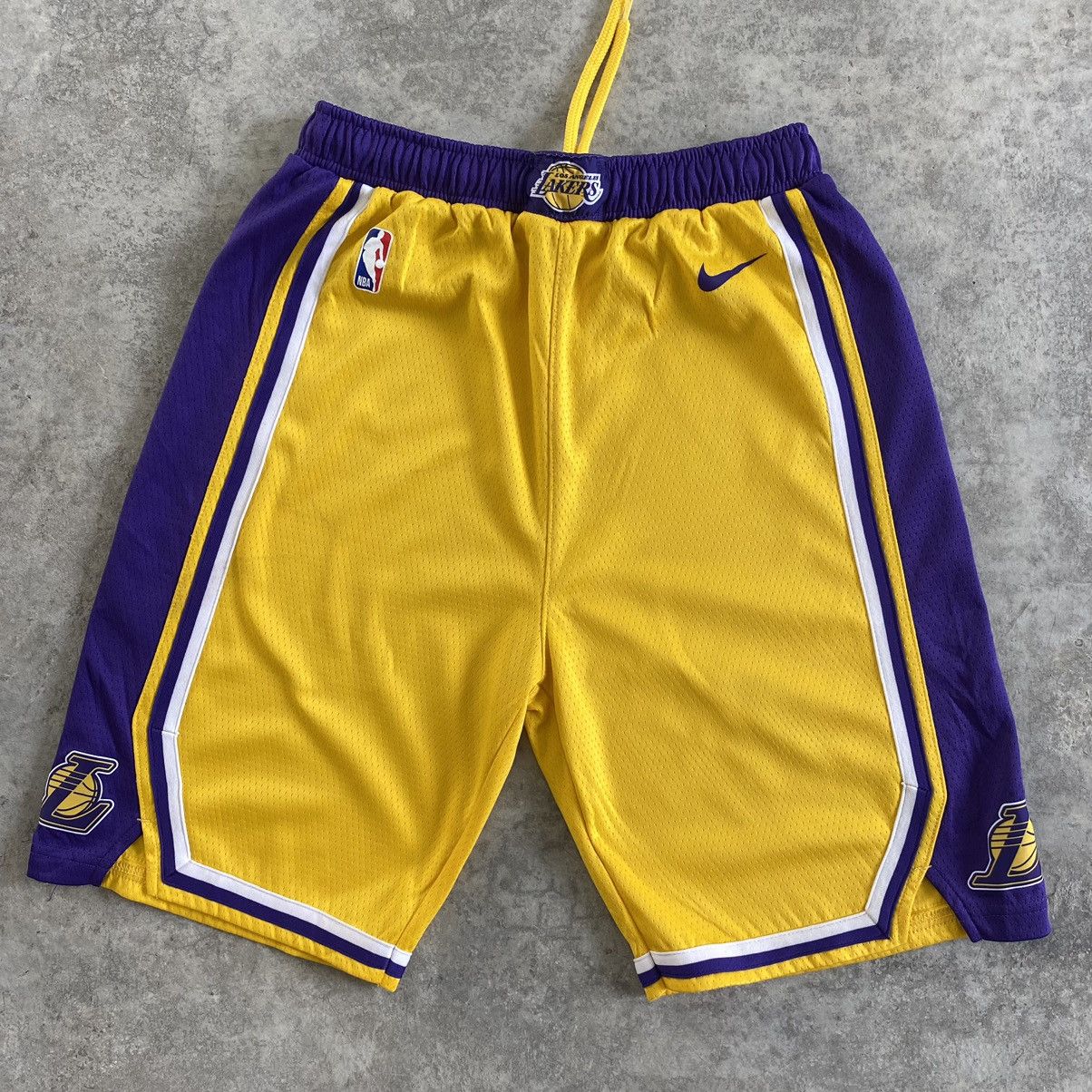 Vintage Y2K Nike Lakers NBA Shorts