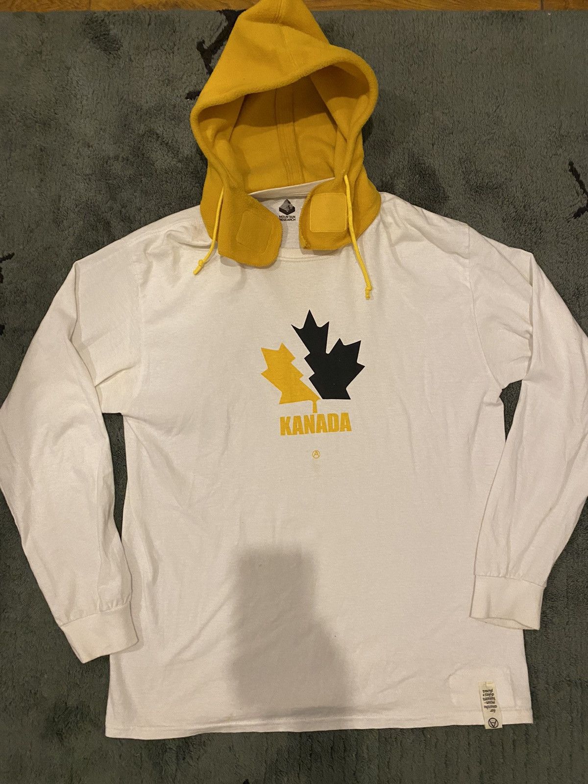 image of General Research Kanada Hooded Fleece Longsleeve in White, Men's (Size Large)