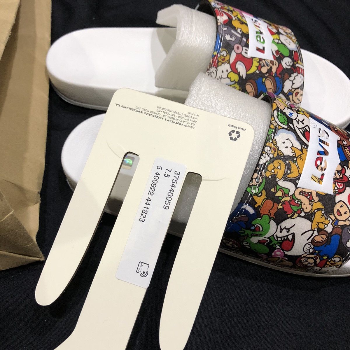 Cartoon Network 🔥Levi’s®️ X Super Mario All Over Sliders Size US 7.5 / EU 40-41 - 9 Thumbnail