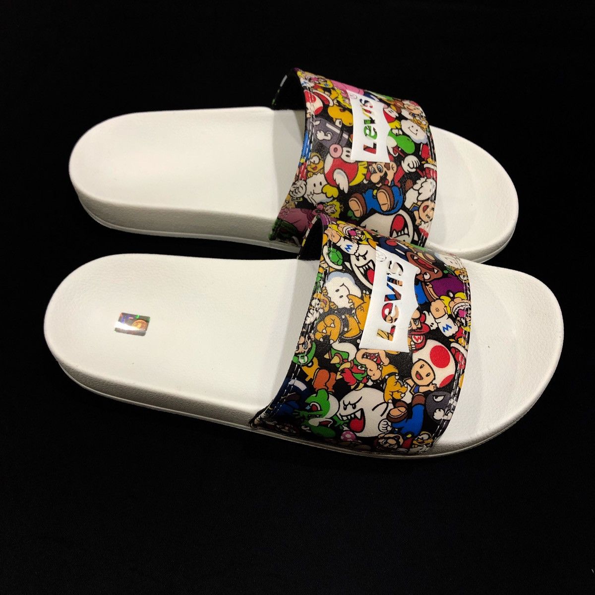 Cartoon Network 🔥Levi’s®️ X Super Mario All Over Sliders Size US 7.5 / EU 40-41 - 2 Thumbnail