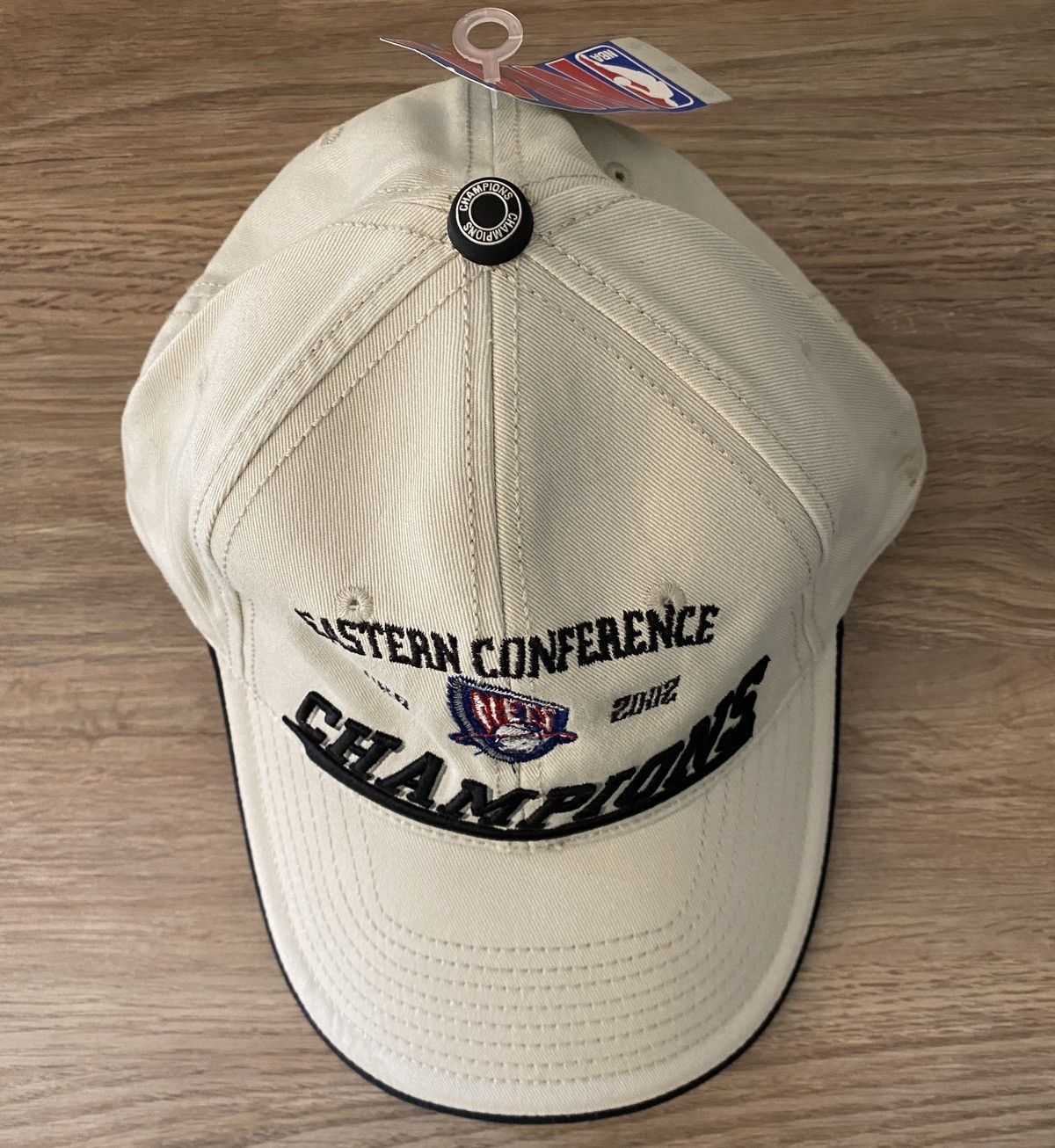 NBA × Vintage Vintage NWT ‘02 New Jersey Nets East Conference Champs Hat Size ONE SIZE - 5 Thumbnail