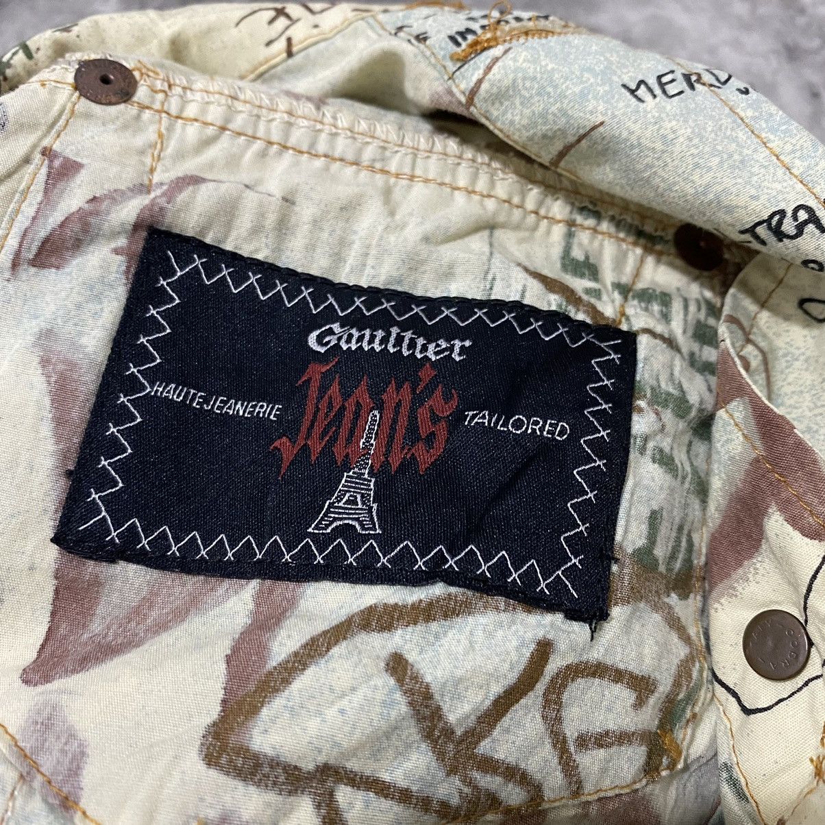 Jean Paul Gaultier Jean Paul Gaultier SS1994 Graffiti cropped jacket Size US XS / EU 42 / 0 - 4 Thumbnail