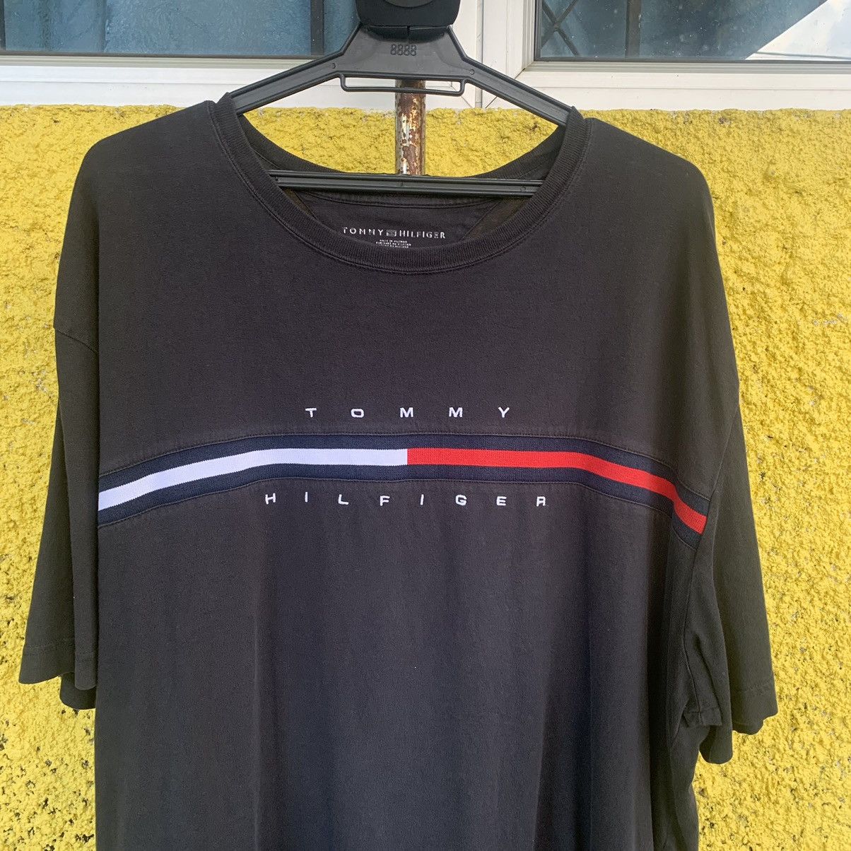 Tommy Hilfiger Tommy Hilfiger center spell out embroidery black tshirt tee Size US XXL / EU 58 / 5 - 2 Thumbnail