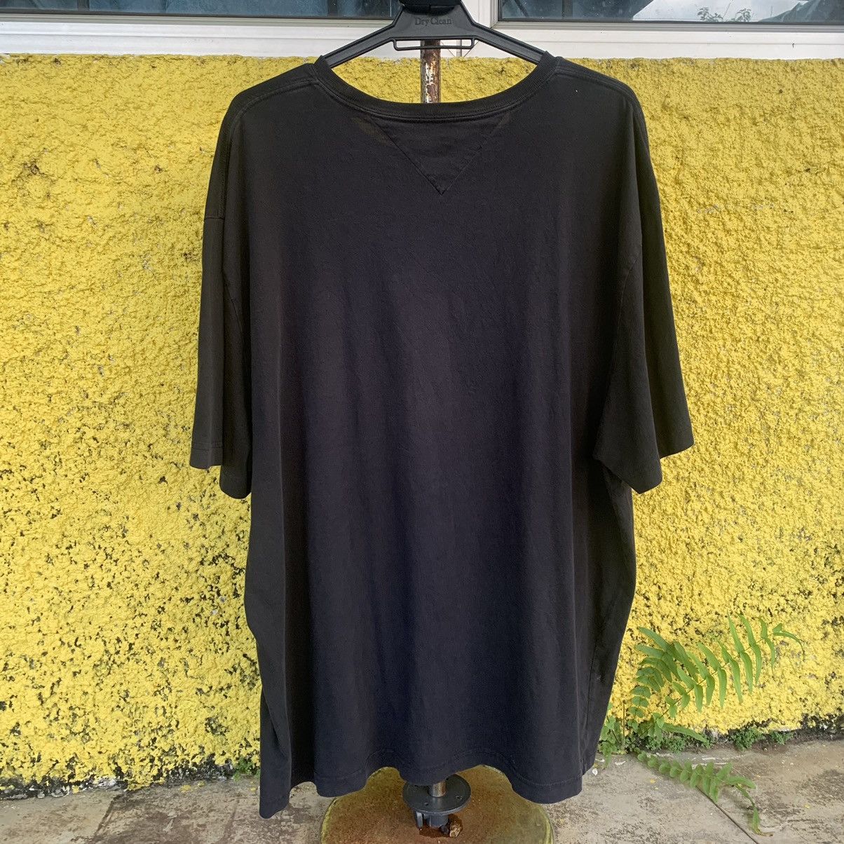 Tommy Hilfiger Tommy Hilfiger center spell out embroidery black tshirt tee Size US XXL / EU 58 / 5 - 3 Thumbnail