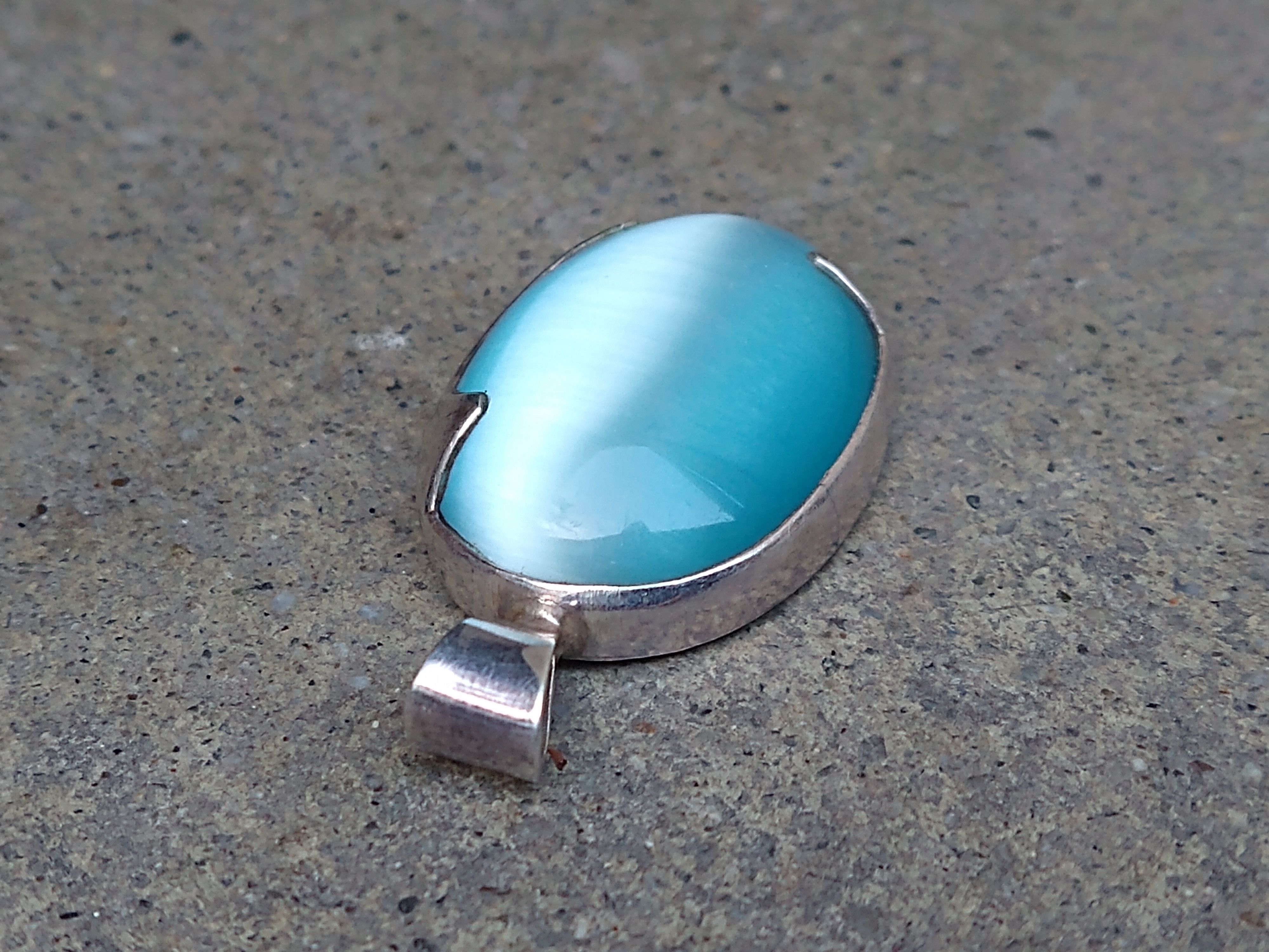 Other Vintage Sterling Silver Pendant Blue Cat's Eye Modern Oval Size ONE SIZE - 5 Thumbnail