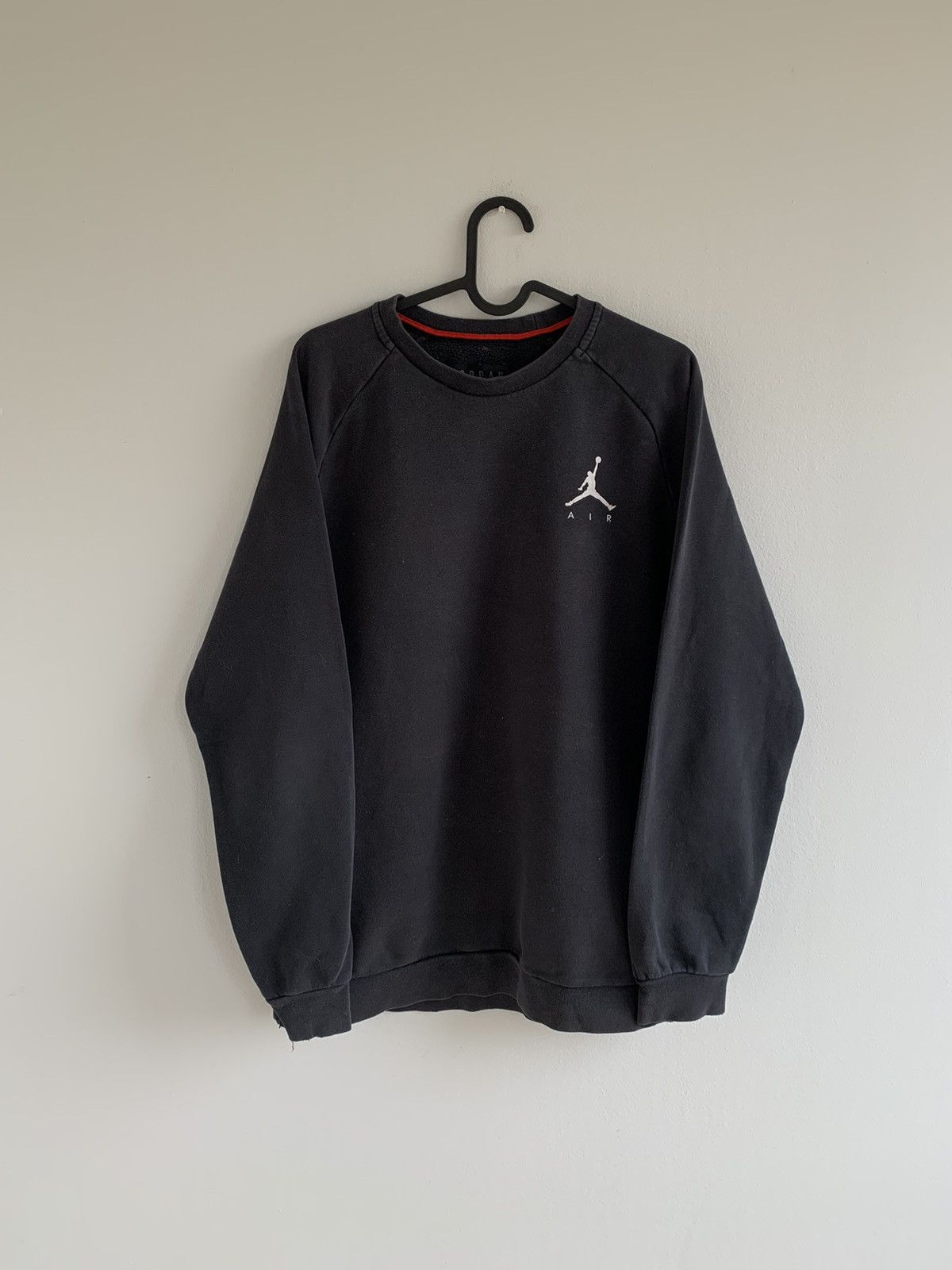 Jordan Brand × Nike Nike Jordan Black Washed Trashed Crewneck Sweatshirt Jumpman Size US S / EU 44-46 / 1 - 1 Thumbnail