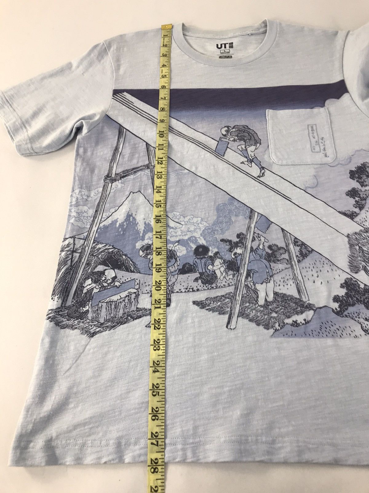 Japanese Brand × Uniqlo Hokusai Blue Graphic Big Logo Singgle pocket Tee Size US M / EU 48-50 / 2 - 10 Thumbnail