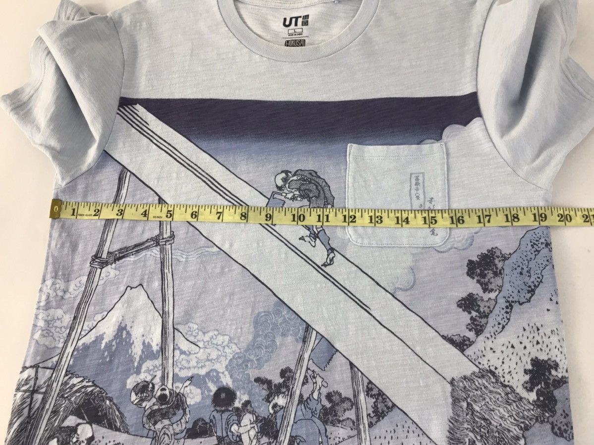 Japanese Brand × Uniqlo Hokusai Blue Graphic Big Logo Singgle pocket Tee Size US M / EU 48-50 / 2 - 9 Thumbnail
