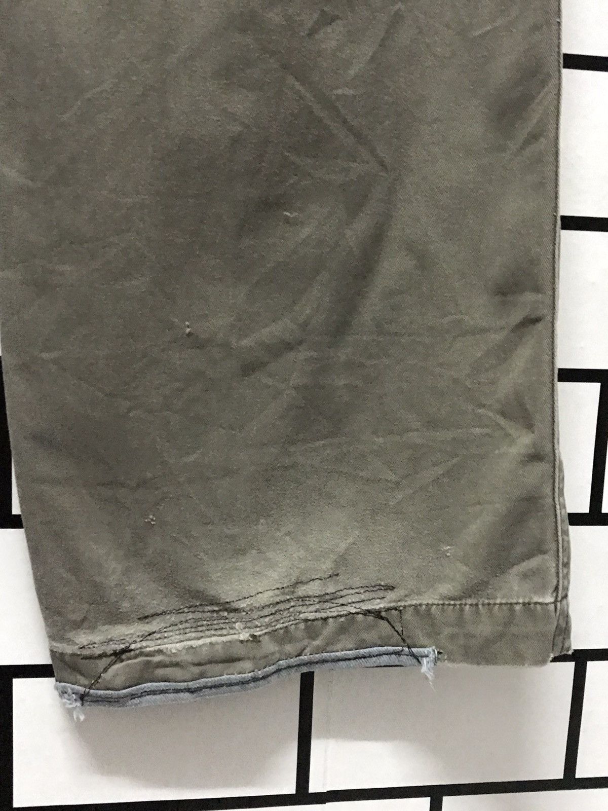 Oshkosh × Vintage Vintage 90’s Oshkosh Cargo distressed casual work wear pants Size US 36 / EU 52 - 15 Thumbnail