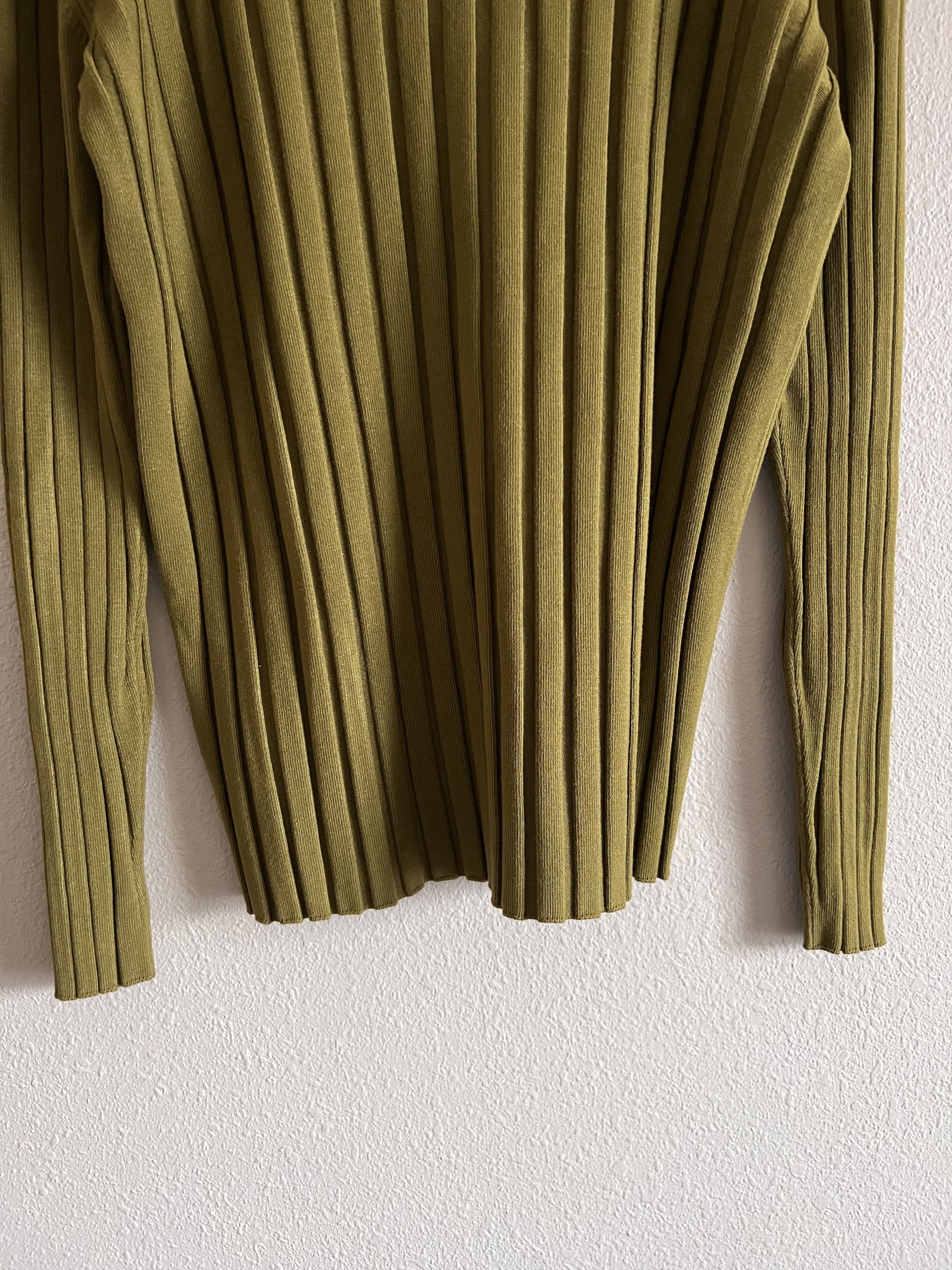 1017 ALYX 9SM 1017 Alyx 9SM Wide Ribbed Knit Sweater in Military Green Size US L / EU 52-54 / 3 - 7 Thumbnail