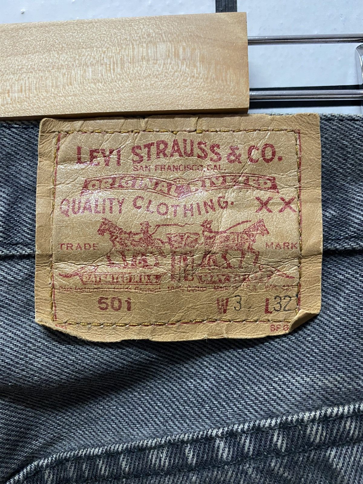 Levi's × Vintage Vintage 80’s Levis 501 Blank R Sun Faded Black Denim Jeans Size US 32 / EU 48 - 17 Thumbnail