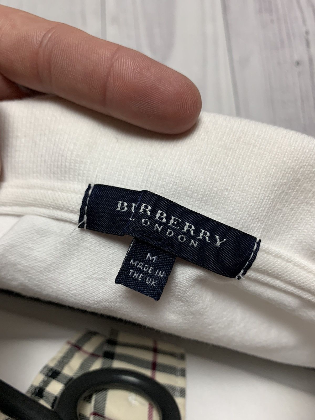 Burberry × Vintage Vintage Burberry polo women’s crop top tee size S/M Size M / US 6-8 / IT 42-44 - 3 Thumbnail