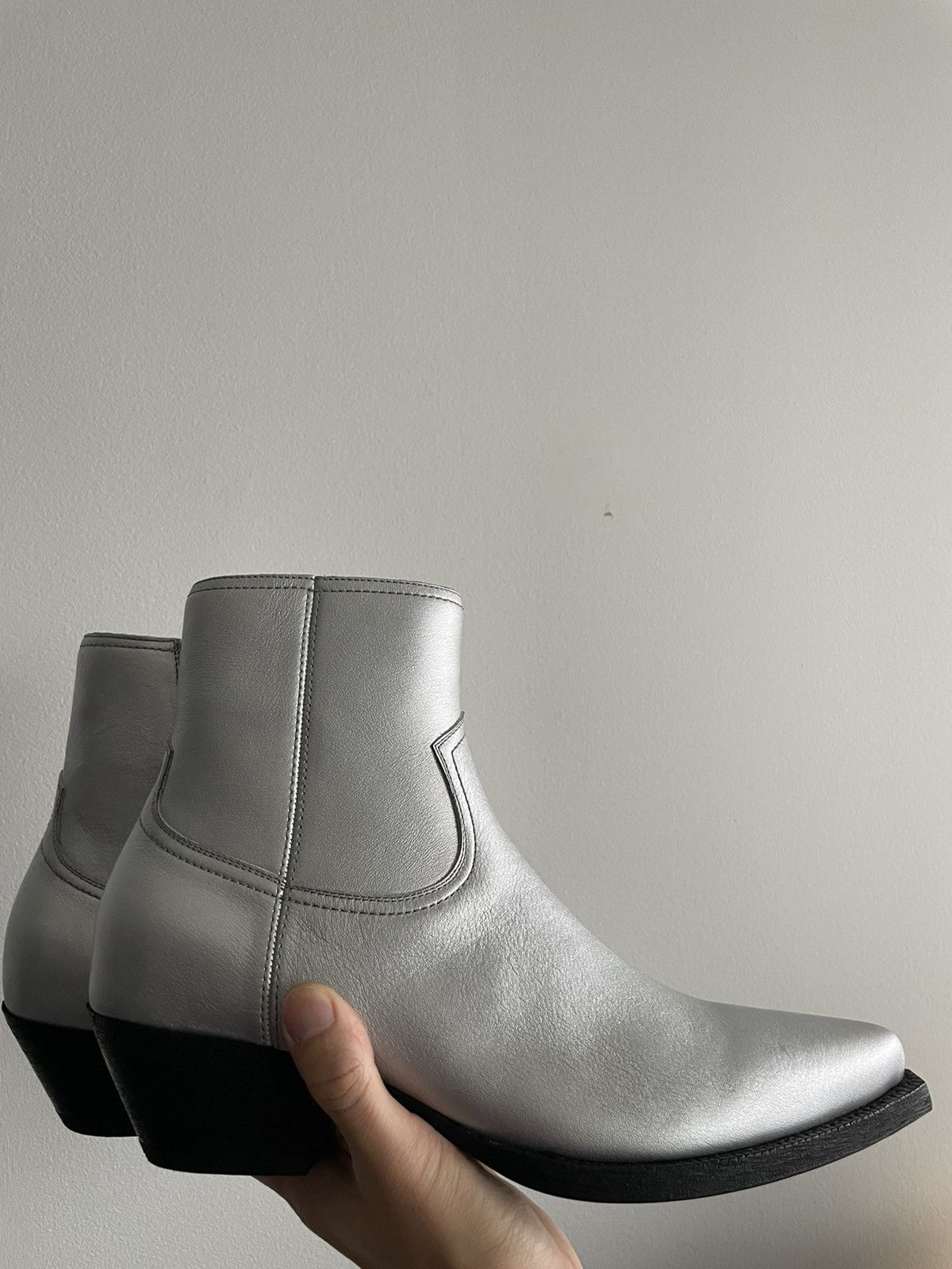 Saint Laurent Paris × Yves Saint Laurent Brand NEW Classic aMetallic Silver Lukas 40 Leather Boots Size US 9.5 / EU 42-43 - 17 Thumbnail