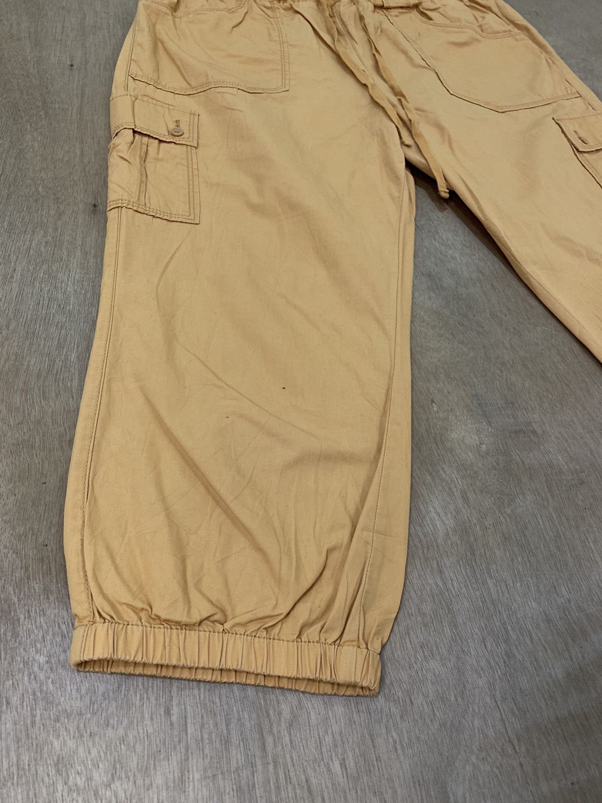 Uniqlo UNIQLO Pullover Carpenter Multipocket Cargo Crop JoggerPant Size US 31 - 12 Thumbnail