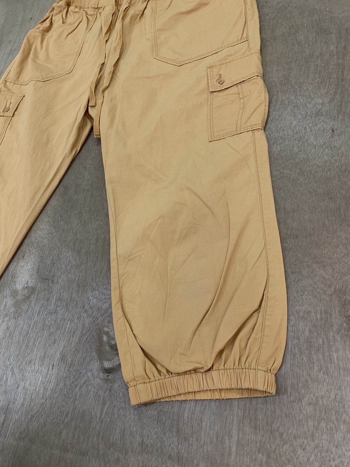 Uniqlo UNIQLO Pullover Carpenter Multipocket Cargo Crop JoggerPant Size US 31 - 13 Thumbnail